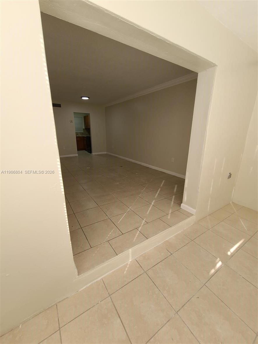 PALM SPRINGS GARDENS BLDG - Residential Lease