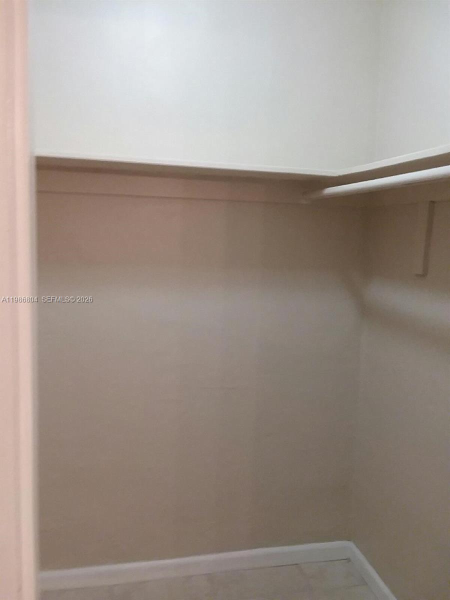 PALM SPRINGS GARDENS BLDG - Residential Lease