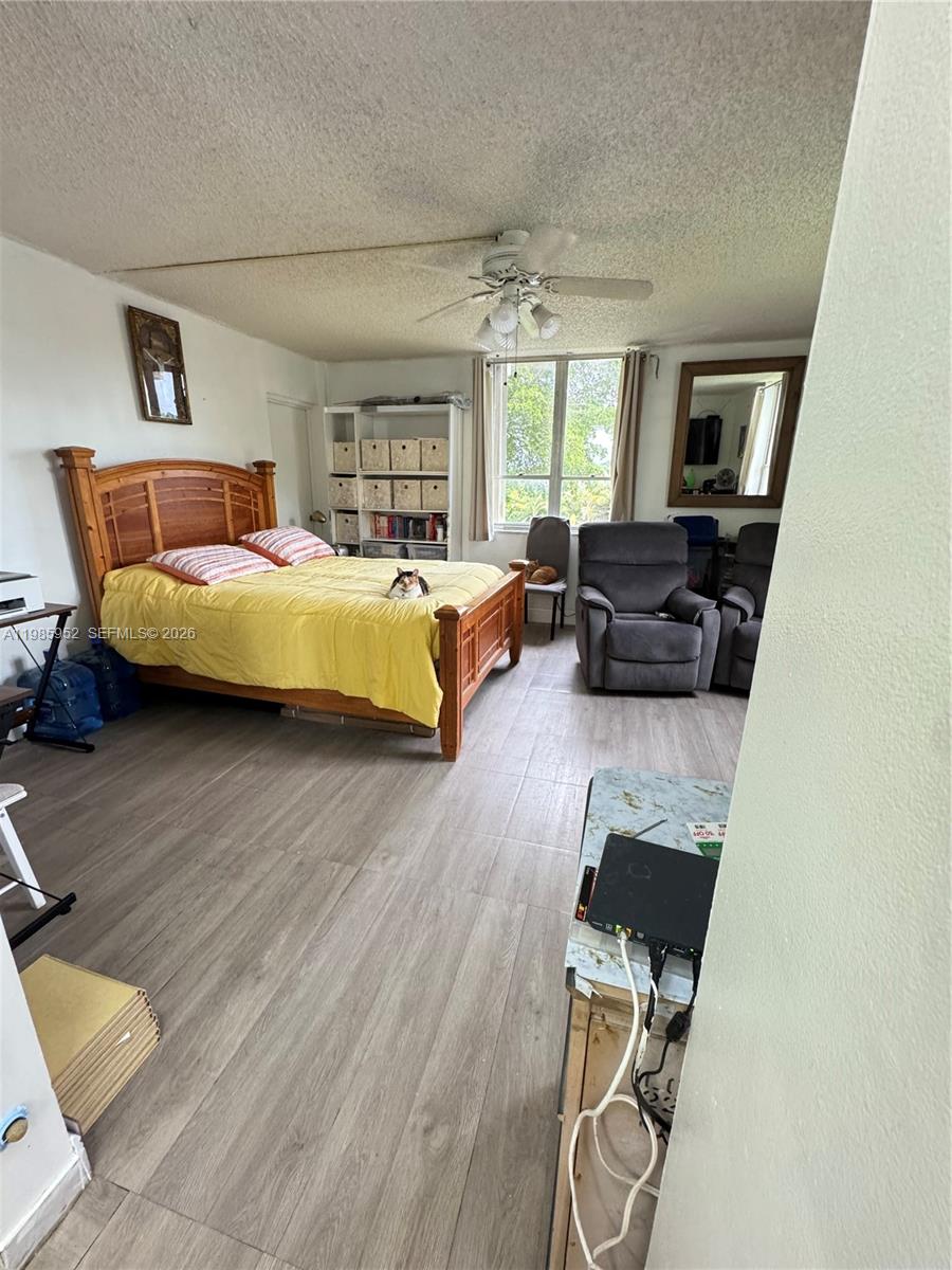 SOVEREIGNS CONDO - Residential