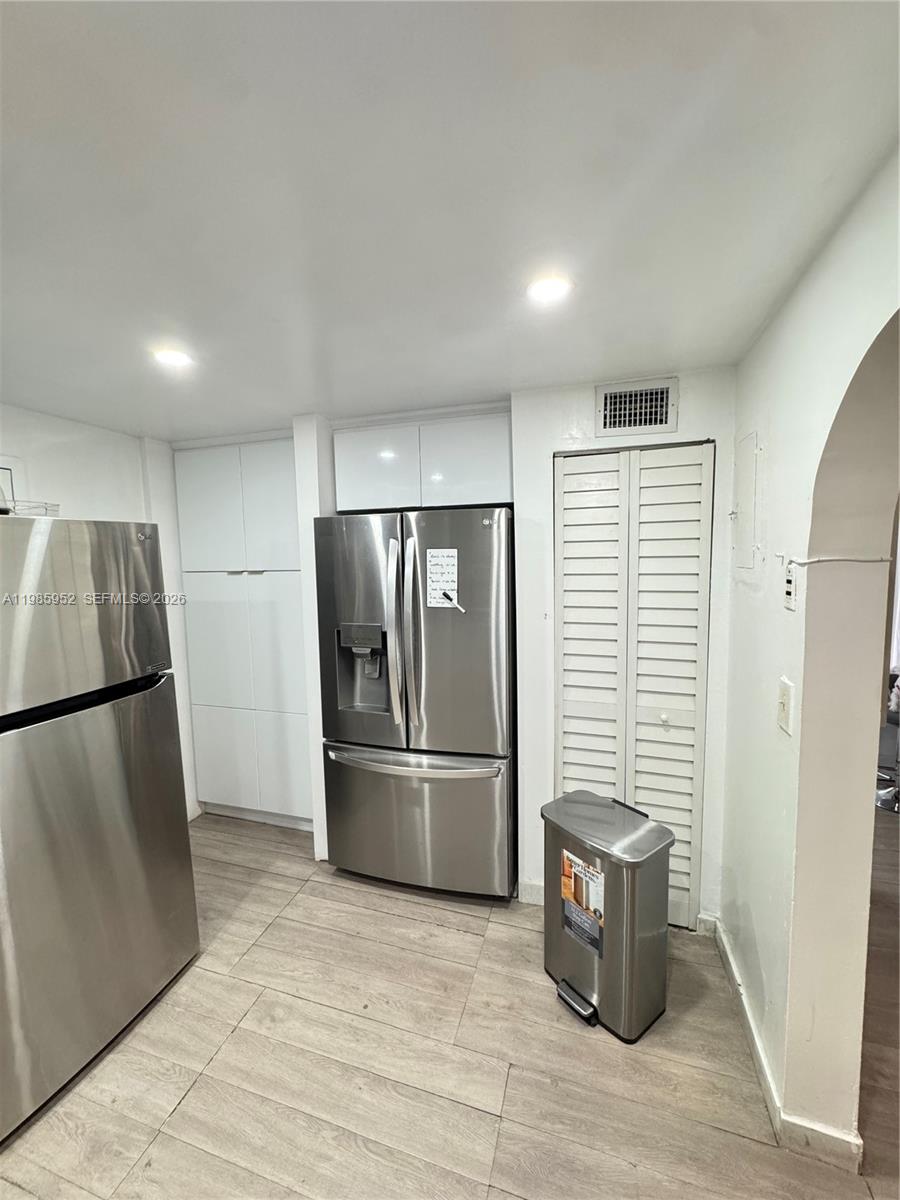 SOVEREIGNS CONDO - Residential
