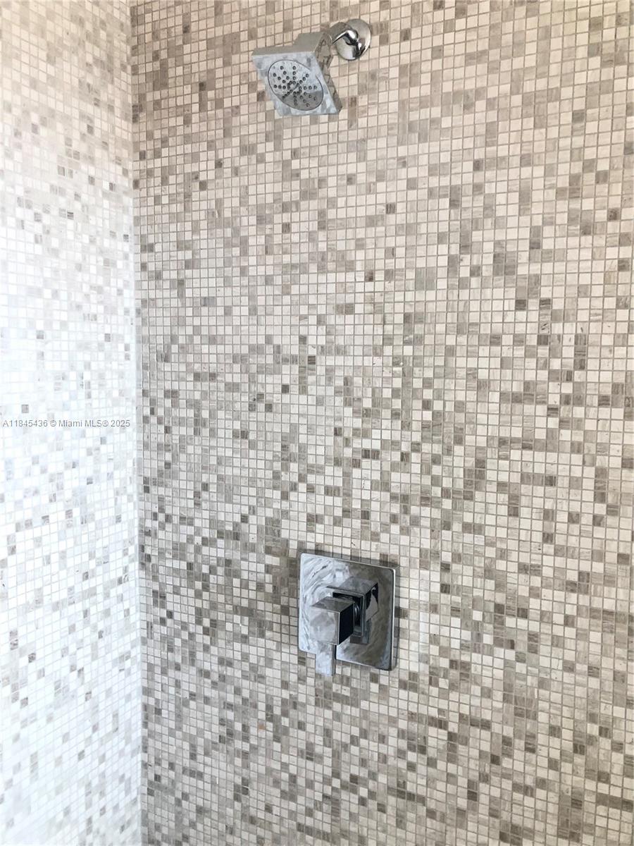 RISE CONDO - Residential