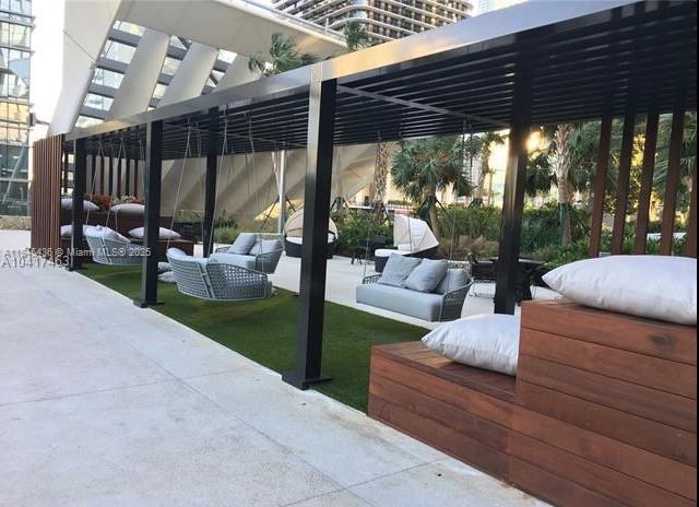 RISE CONDO - Residential