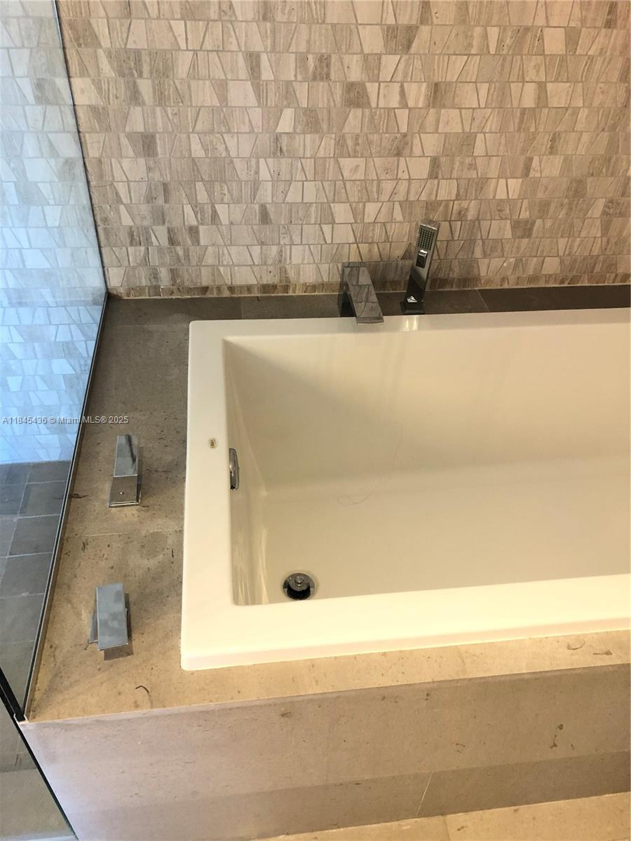 RISE CONDO - Residential