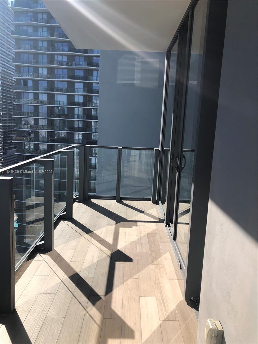 RISE CONDO - Residential