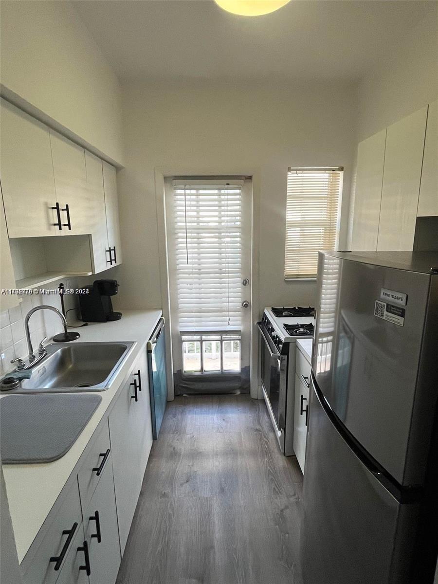 Property for Sale at 911 Meridian Ave 202, Miami Beach, Miami-Dade County, Florida - Bathrooms: 1  - $230,000