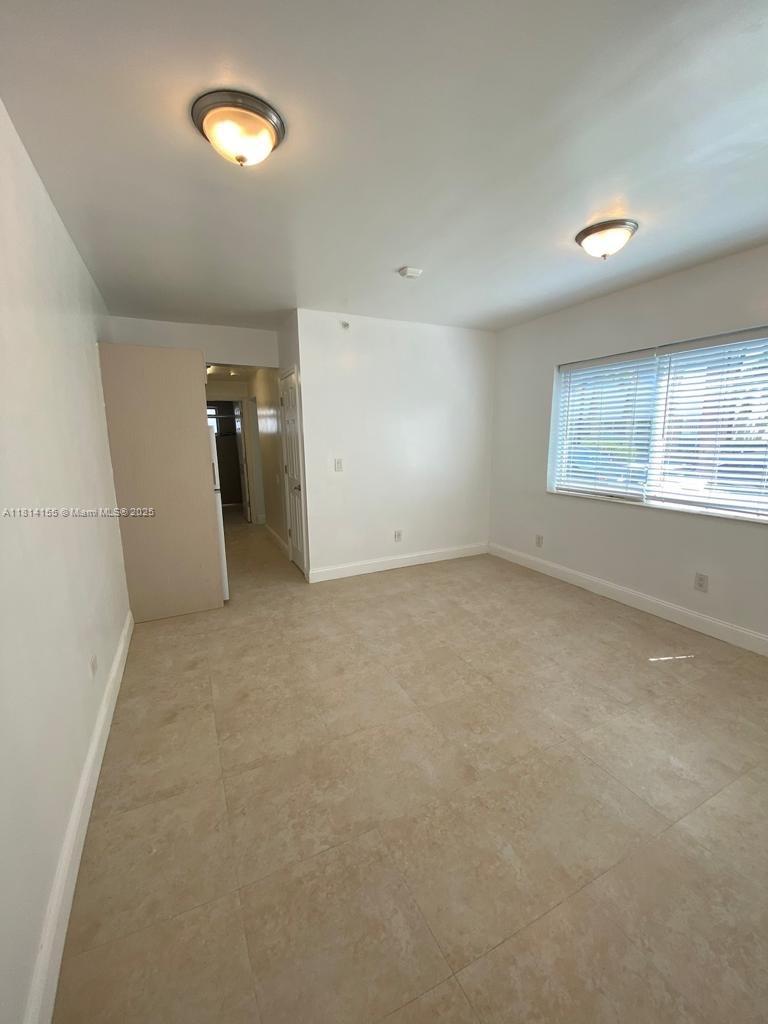 220 Collins Ave 1A