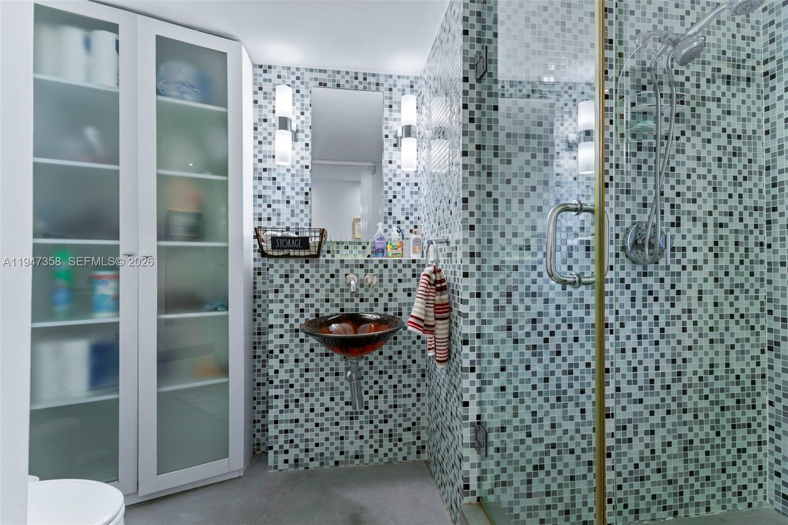 OLYMPUS CONDO PHASE - Residential