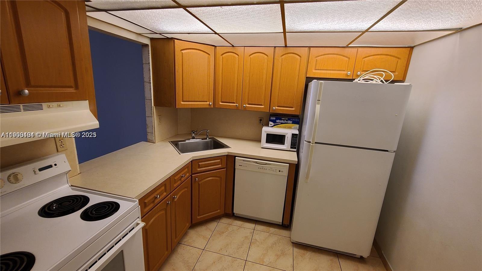 DESOTO PARK CONDO - Residential Lease