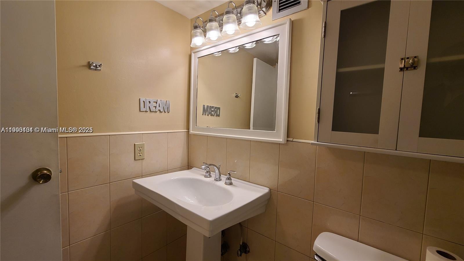 DESOTO PARK CONDO - Residential Lease