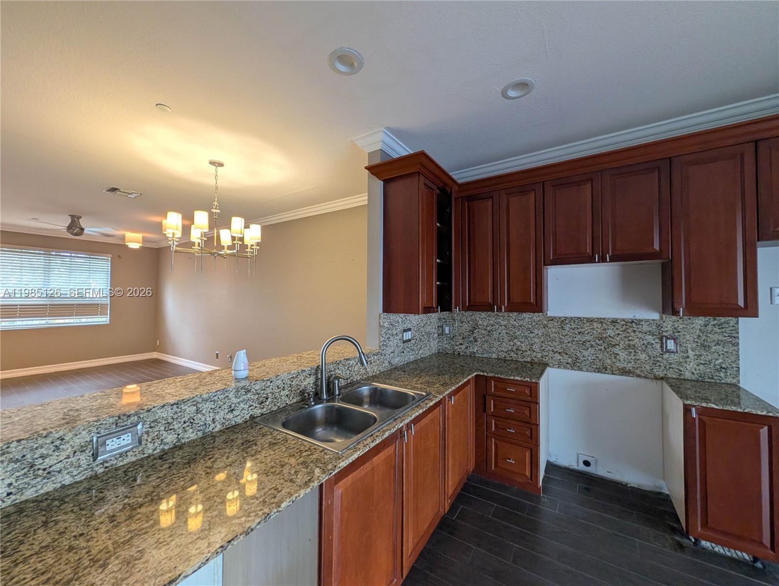 HIGHLAND ESTATES - Residential