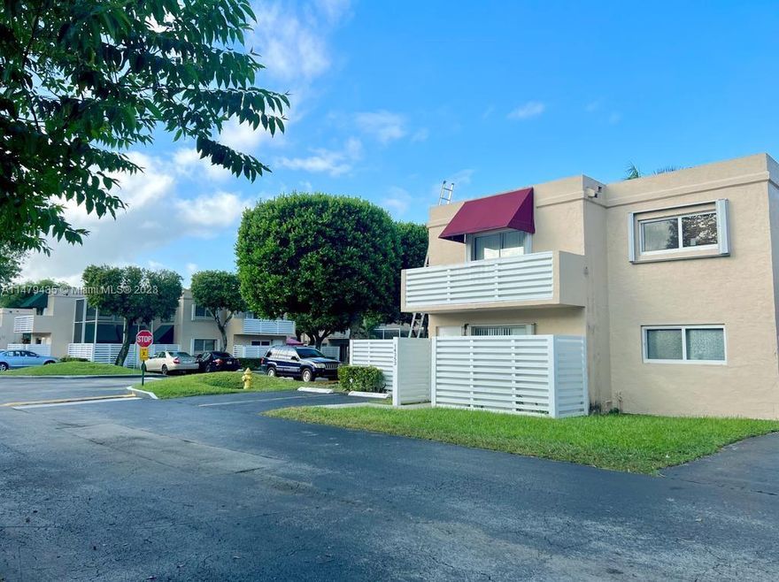 Move-in ready Corner townhome with a BRAND NEW ROOF in the heart of Kendall. Townhome has many features & updates for you & your family to enjoy. The home offers an open layout, lots of natural light + a backyard that is completely fenced in w/ a private patio. Recent updates include new stainless steel appliances, waterproof flooring, freshly painted interior, new cabinets, new vanities, matching hardware, quartz countertops throughout & porcelain tile throughout your bathrooms. Newer water heater. Town home is accommodating with 1 bedroom on the 1st floor. You will have peace of mind with ample parking for you and your guests.  Amenities include: Community pool & clubhouse. LOW HOA fee of $165 per month! Townhome is located close to Nova University, Miami Dade, hospitals, schools & more.