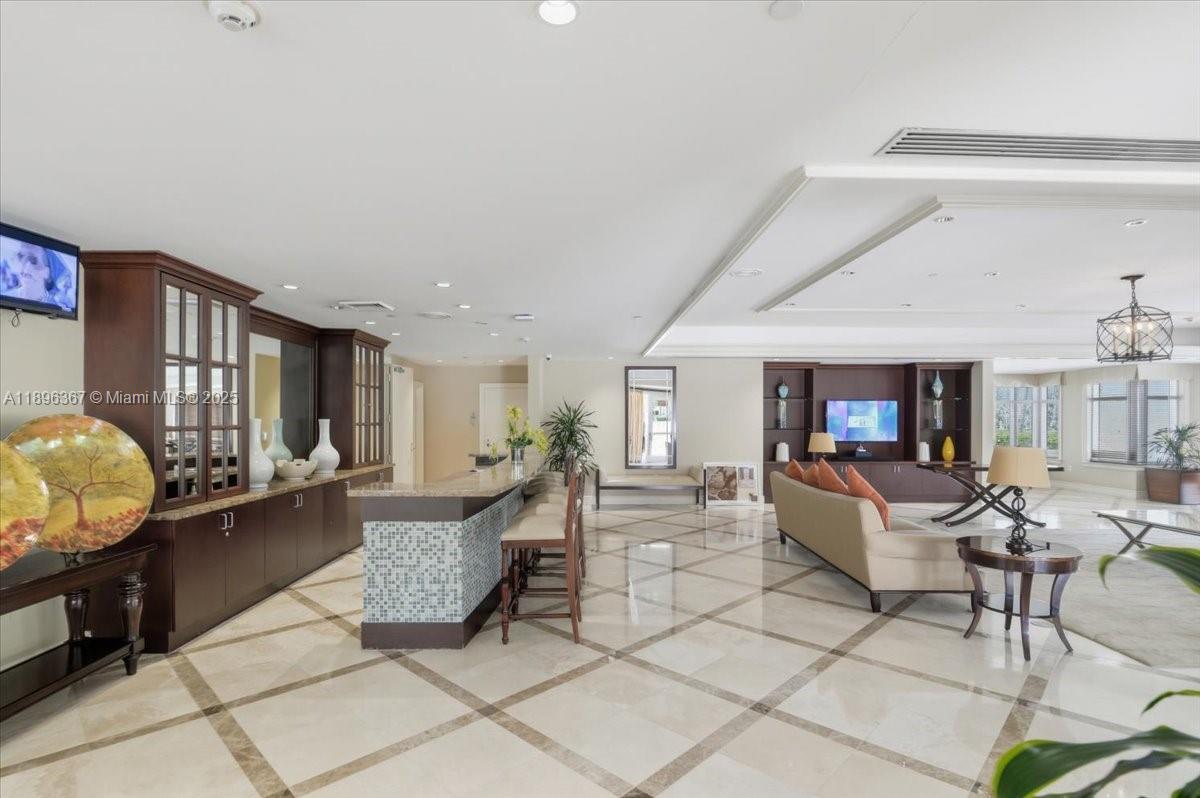 TURNBERRY VLG NO TOWER CO - Residential Lease