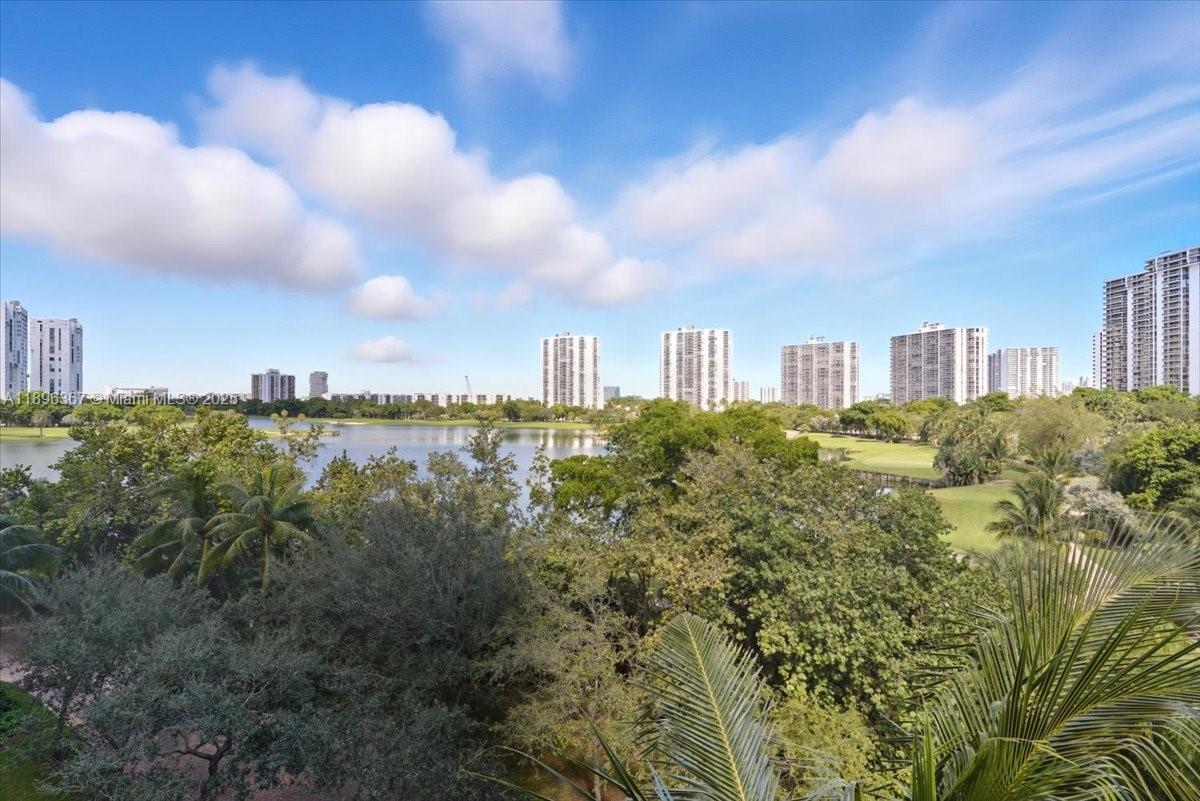 TURNBERRY VLG NO TOWER CO - Residential Lease