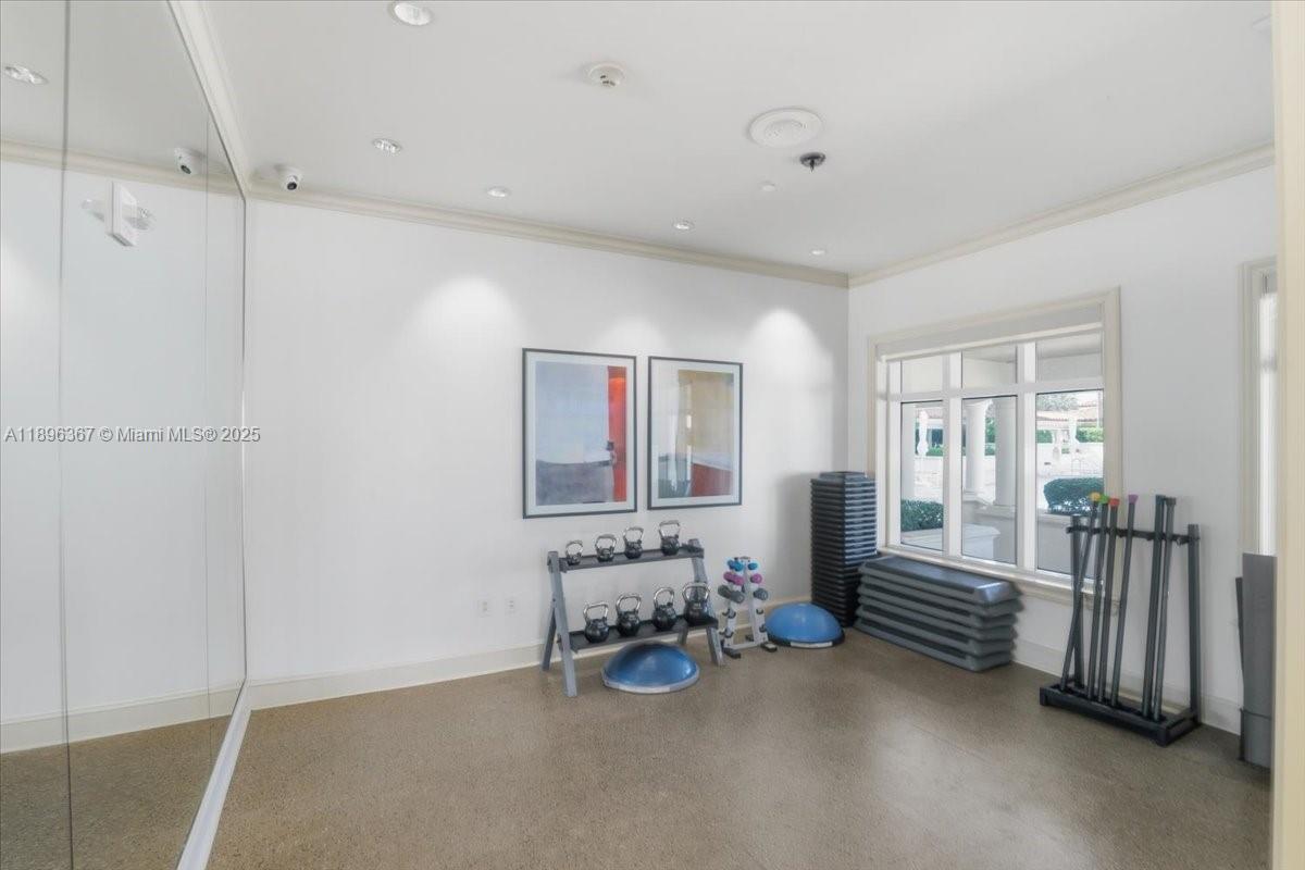 TURNBERRY VLG NO TOWER CO - Residential Lease