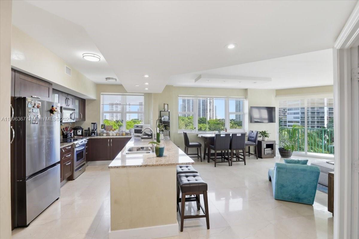 TURNBERRY VLG NO TOWER CO - Residential Lease