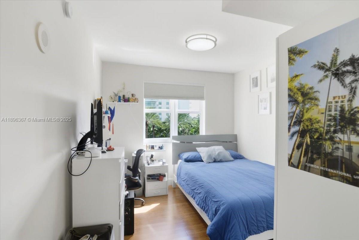 TURNBERRY VLG NO TOWER CO - Residential Lease