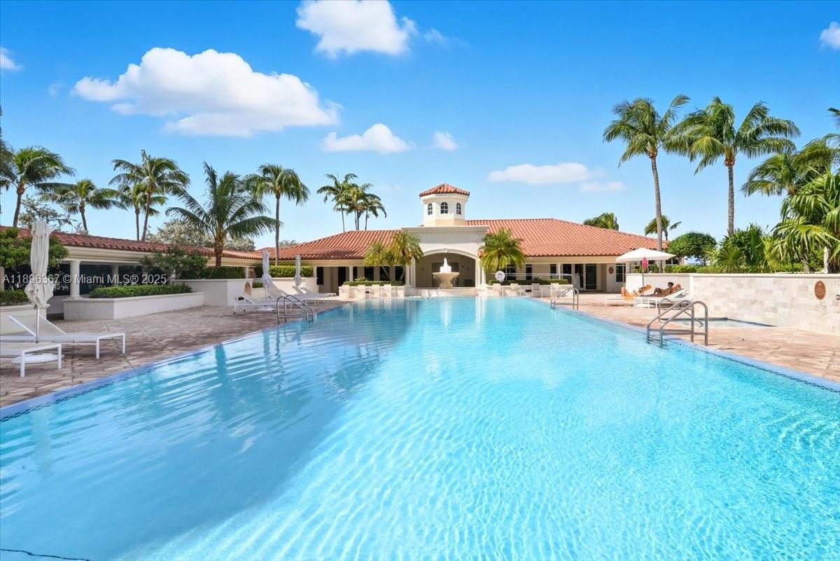 TURNBERRY VLG NO TOWER CO - Residential Lease