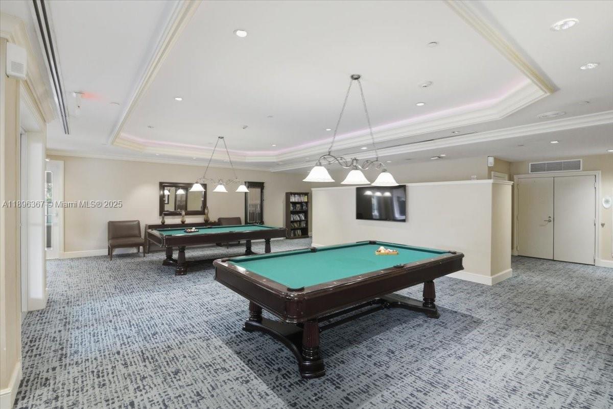 TURNBERRY VLG NO TOWER CO - Residential Lease