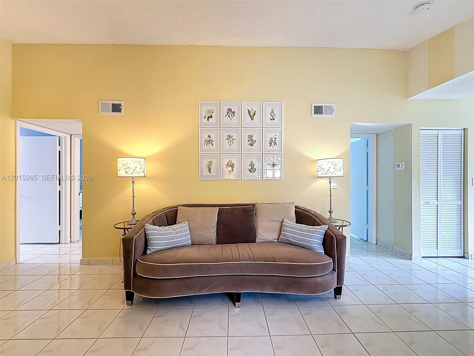 LAGO LINDO TOWNVILLAS CON - Residential