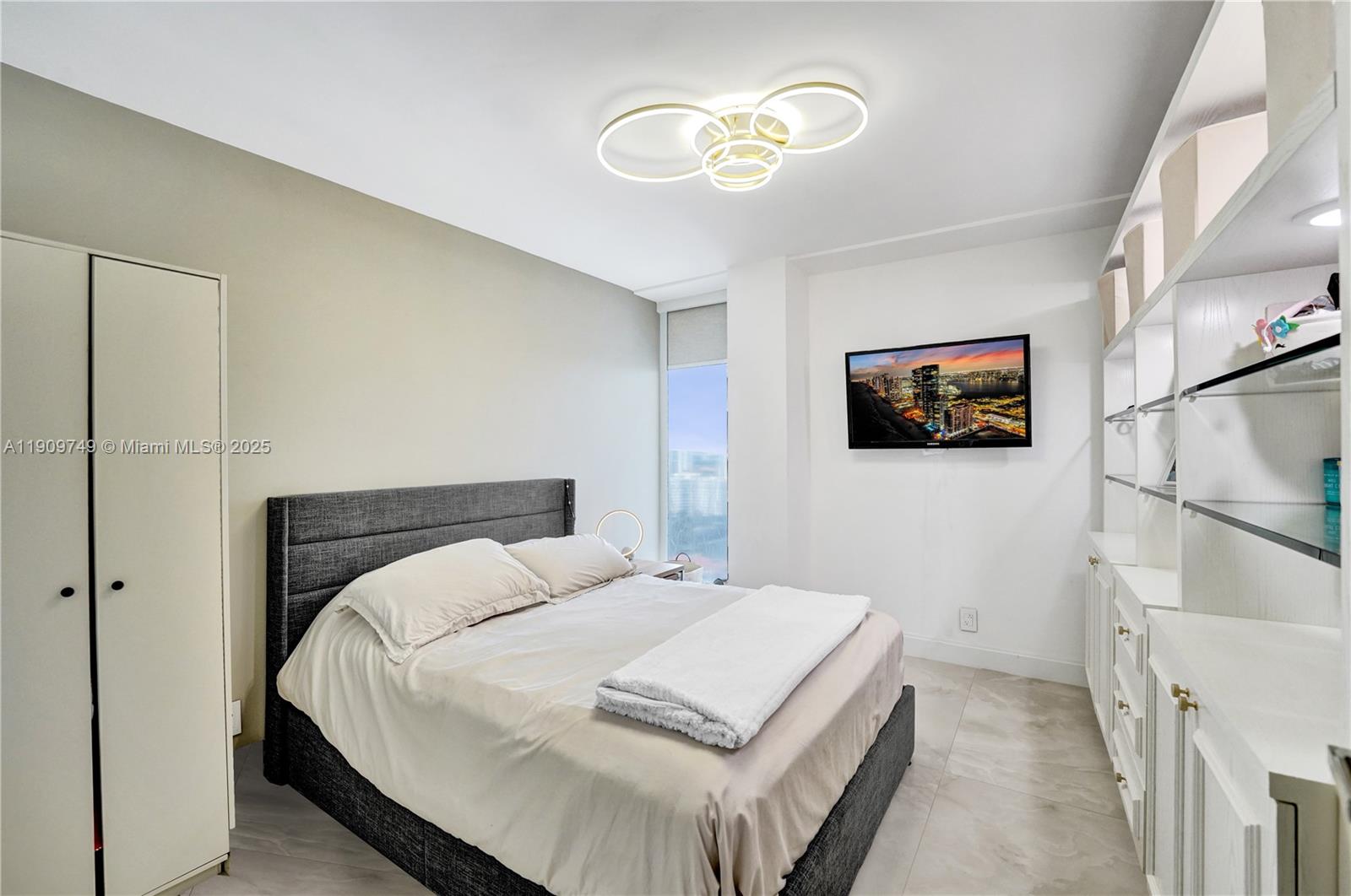 TURNBERRY ISLE SOUTH COND - Residential Lease