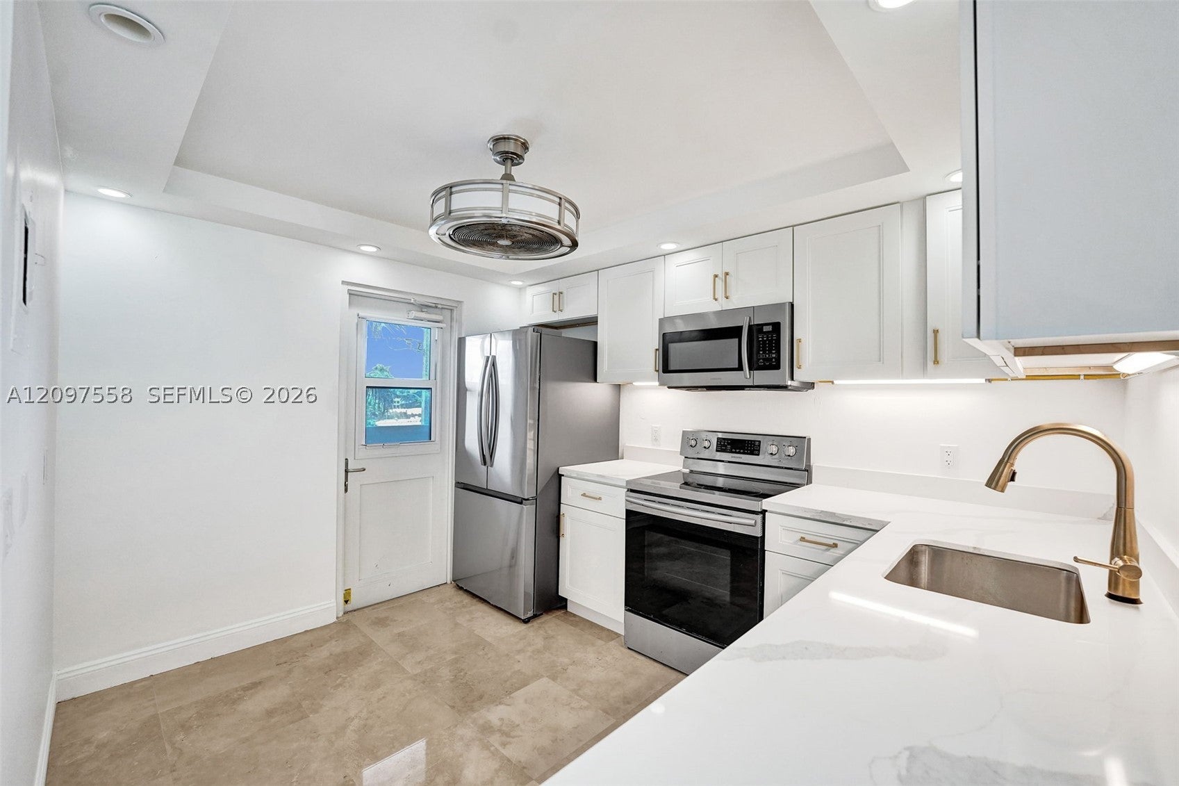 2200 NE 33rd Ave 3D