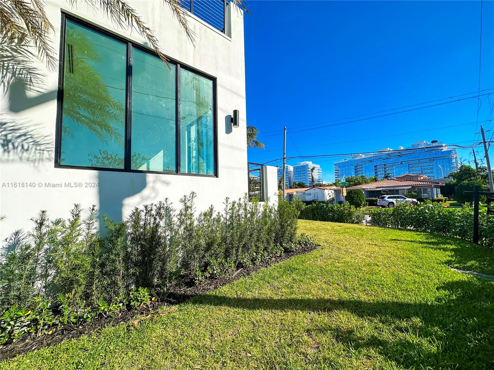 ALTOS DEL MAR NO 4 - Residential