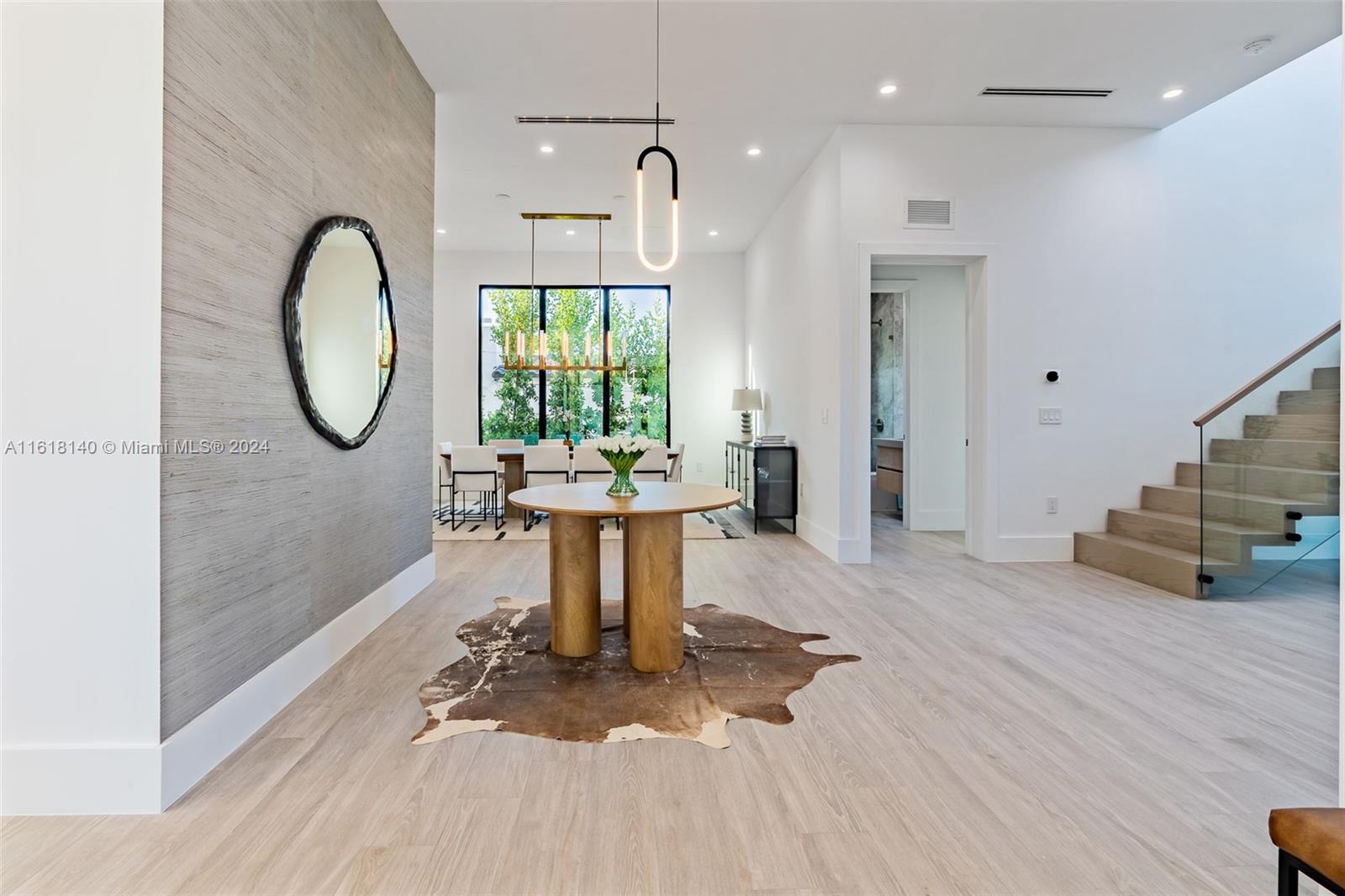 ALTOS DEL MAR NO 4 - Residential