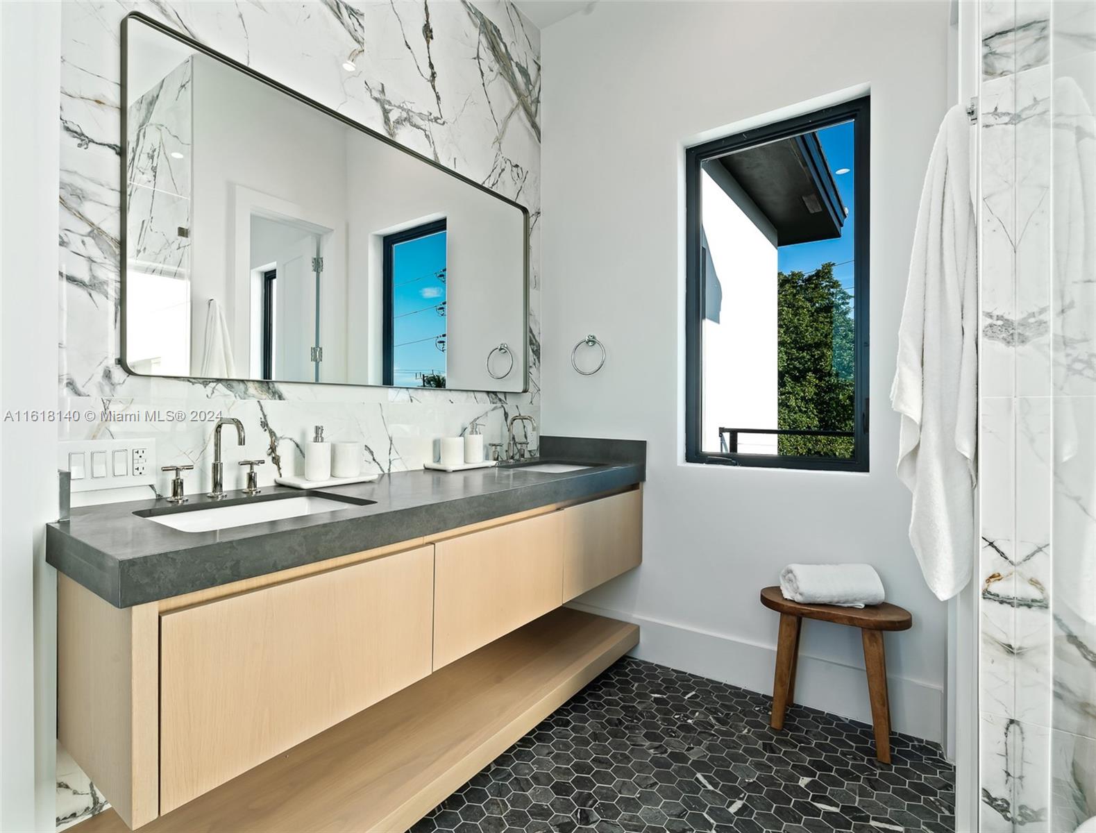 ALTOS DEL MAR NO 4 - Residential