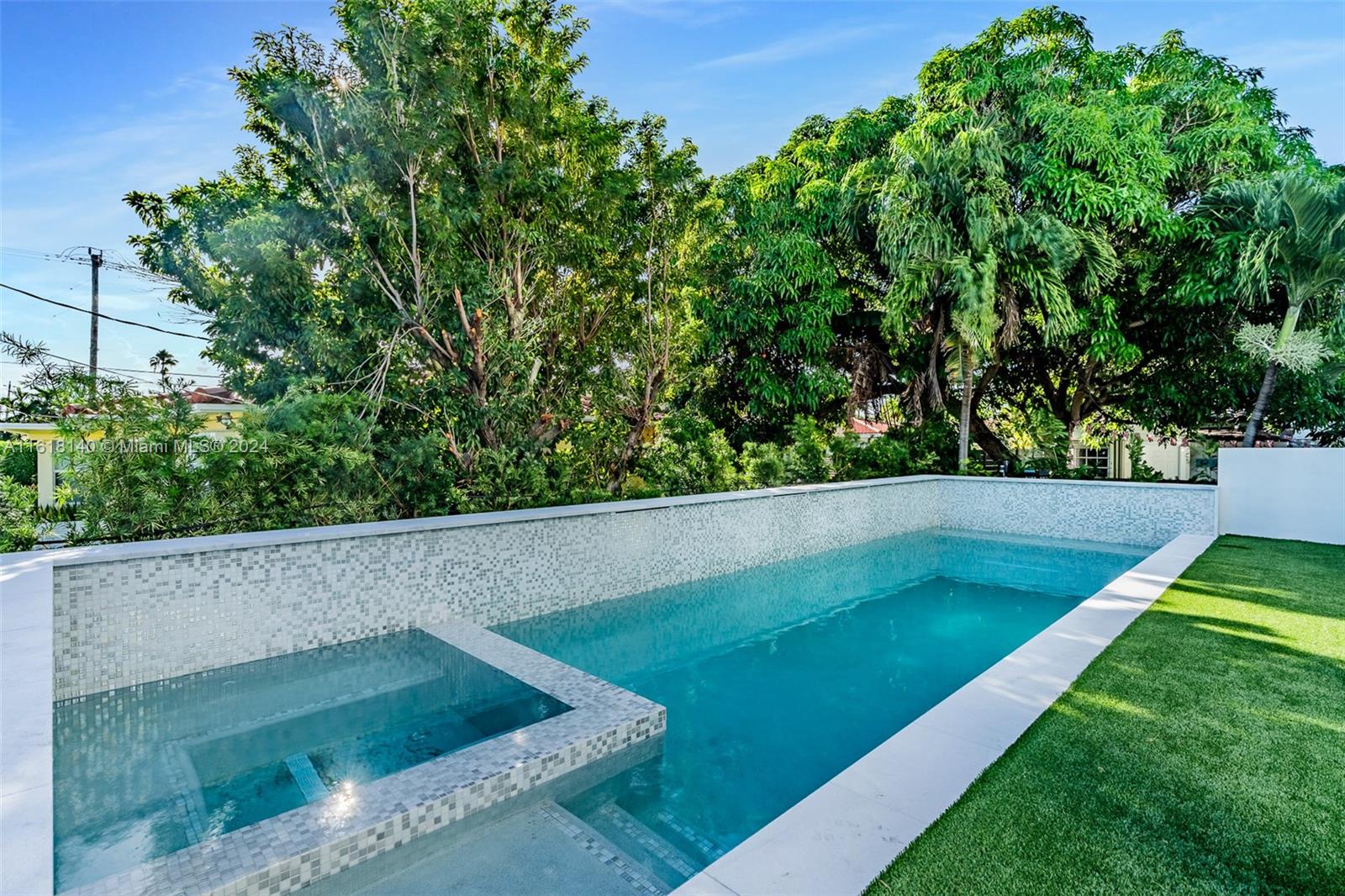 ALTOS DEL MAR NO 4 - Residential