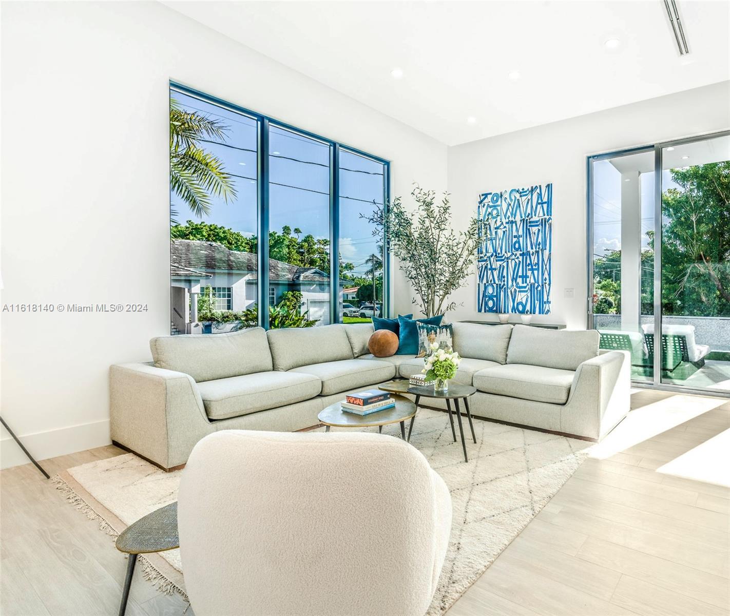 ALTOS DEL MAR NO 4 - Residential