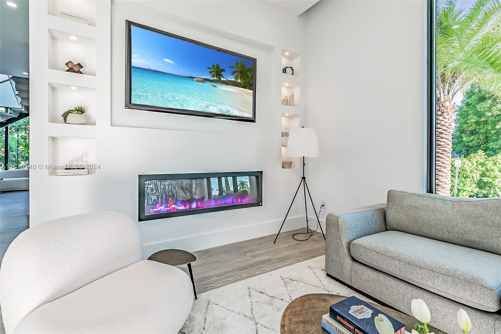 ALTOS DEL MAR NO 4 - Residential