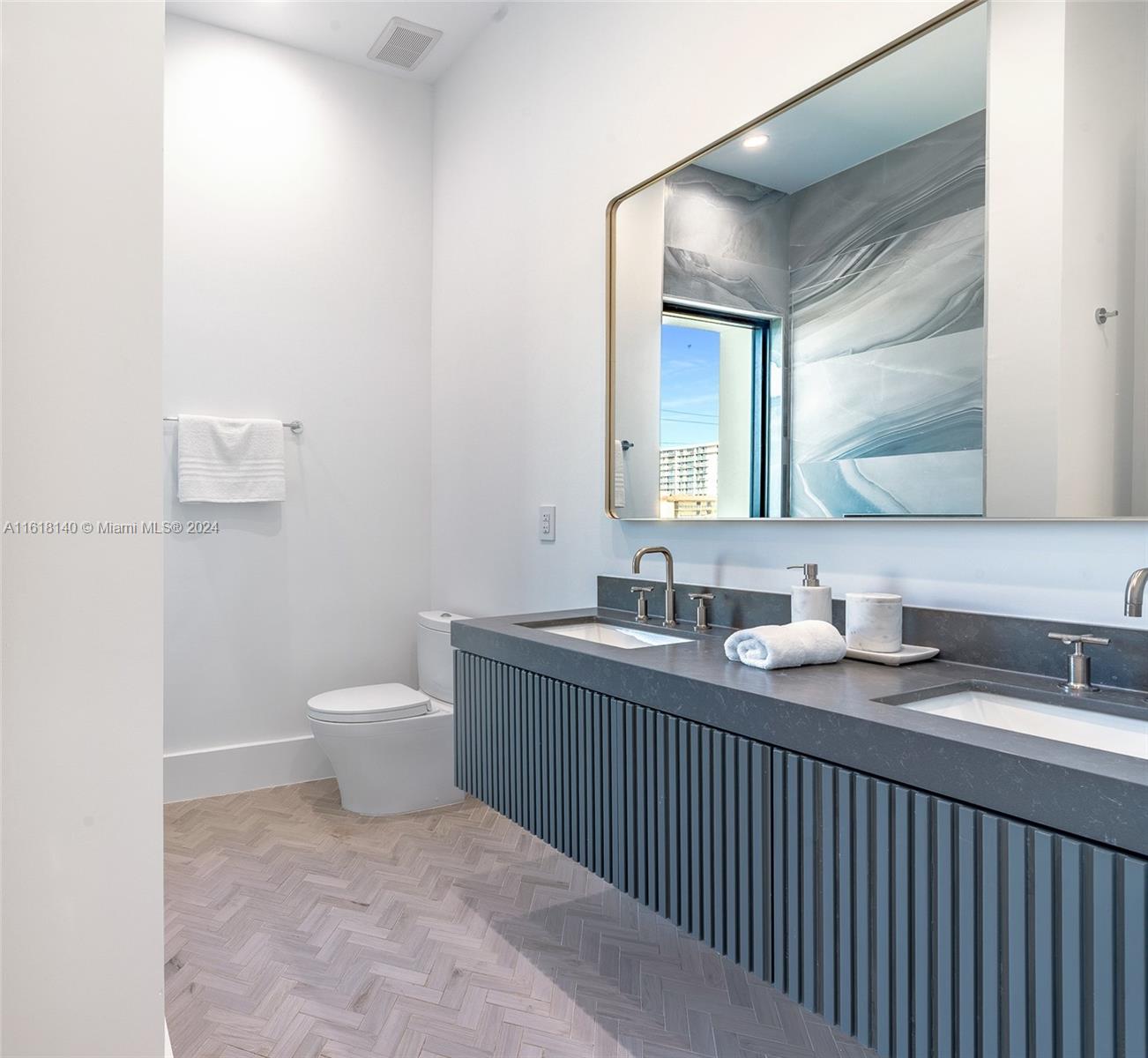 ALTOS DEL MAR NO 4 - Residential