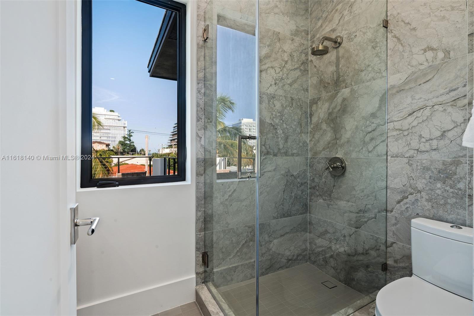 ALTOS DEL MAR NO 4 - Residential