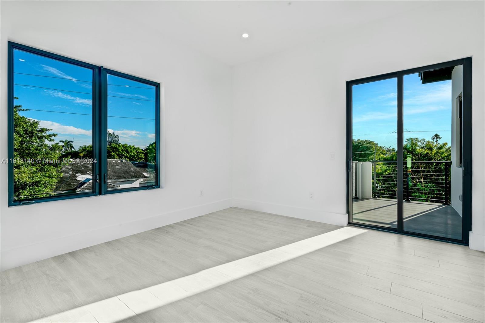 ALTOS DEL MAR NO 4 - Residential