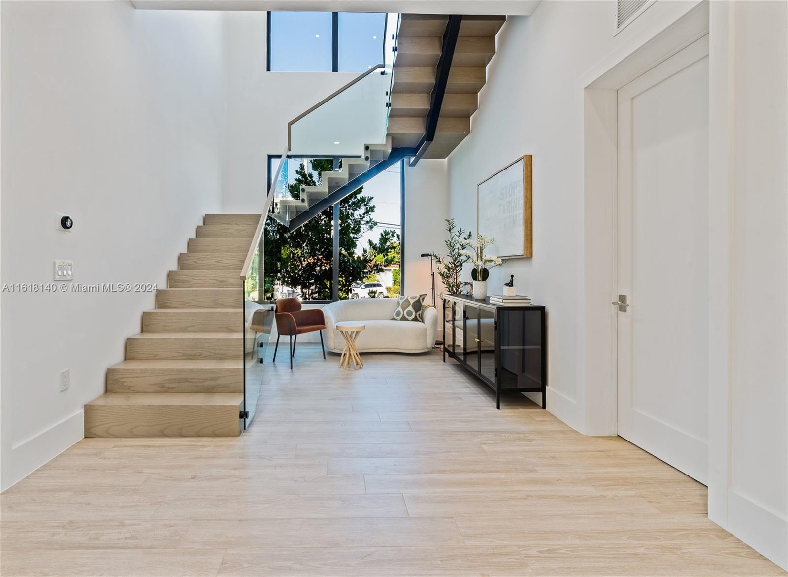 ALTOS DEL MAR NO 4 - Residential