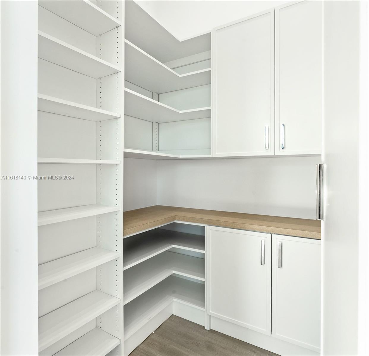 ALTOS DEL MAR NO 4 - Residential