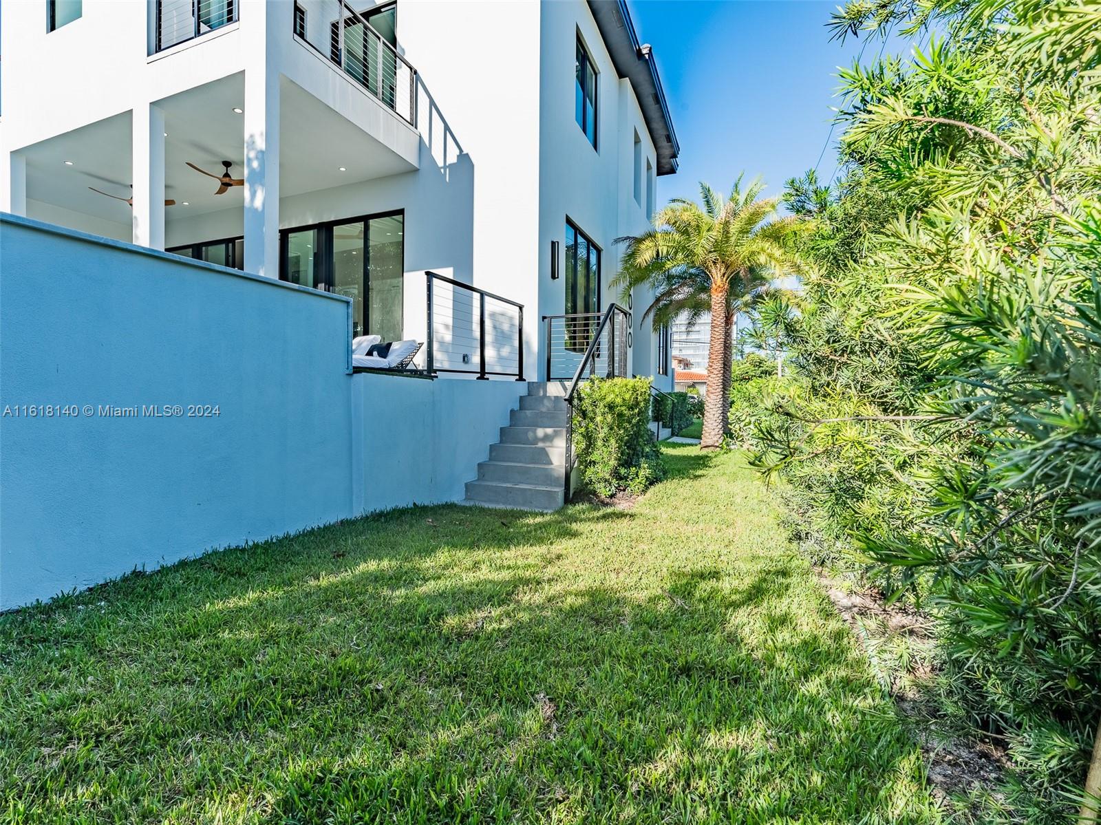 ALTOS DEL MAR NO 4 - Residential