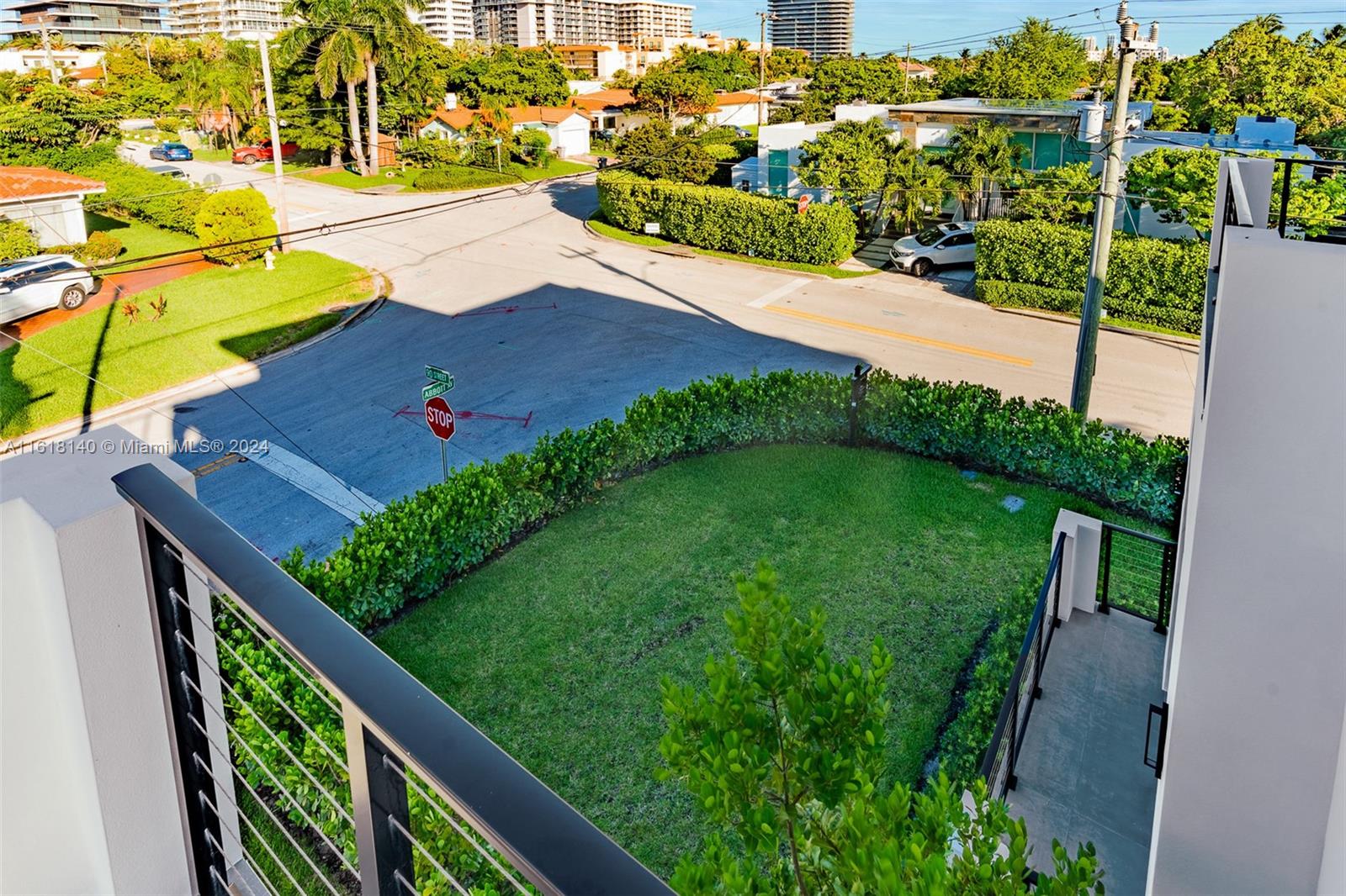 ALTOS DEL MAR NO 4 - Residential