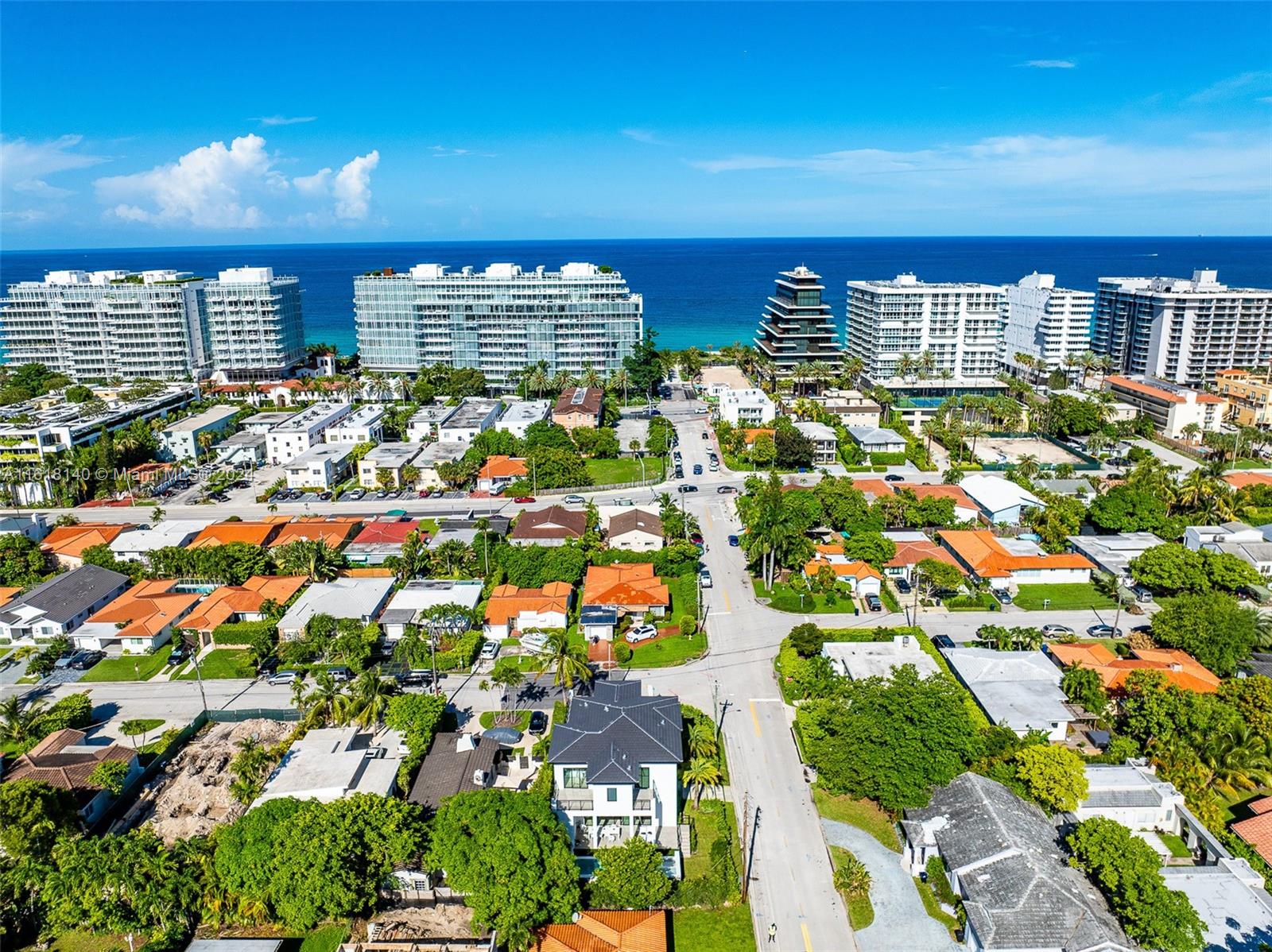 ALTOS DEL MAR NO 4 - Residential