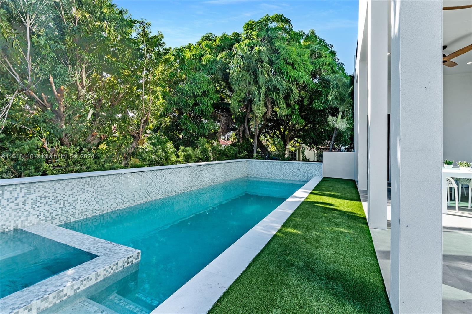 ALTOS DEL MAR NO 4 - Residential