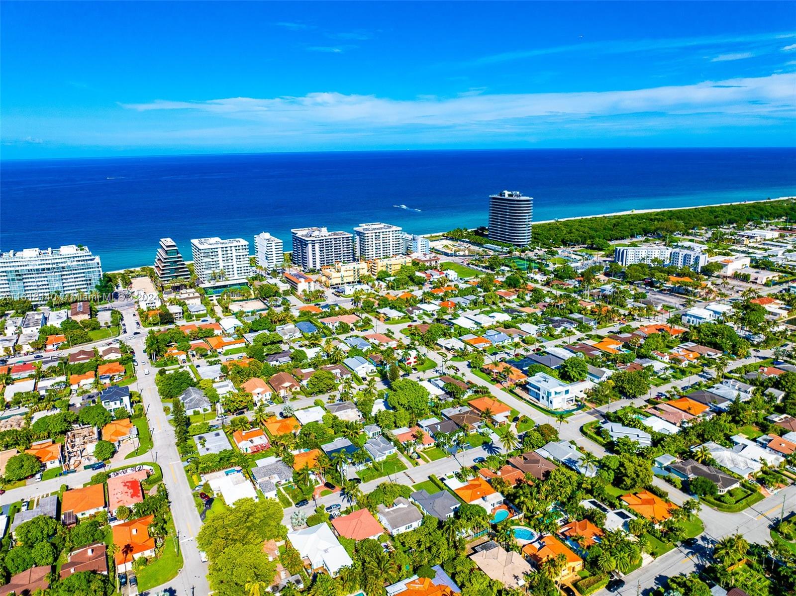 ALTOS DEL MAR NO 4 - Residential