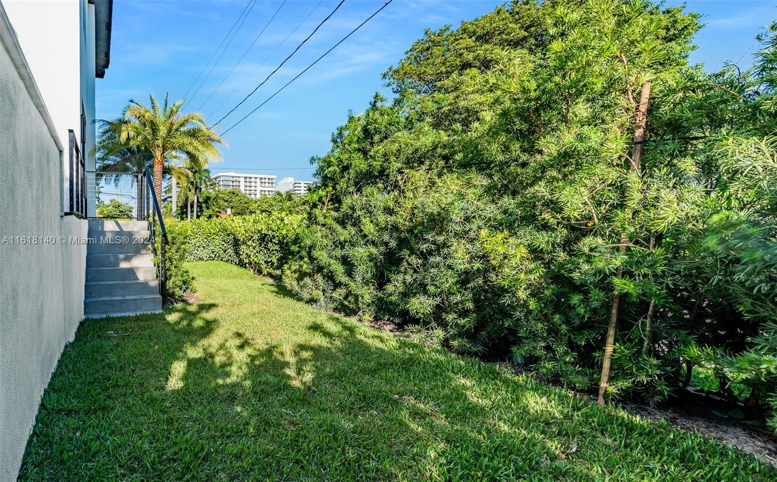 ALTOS DEL MAR NO 4 - Residential