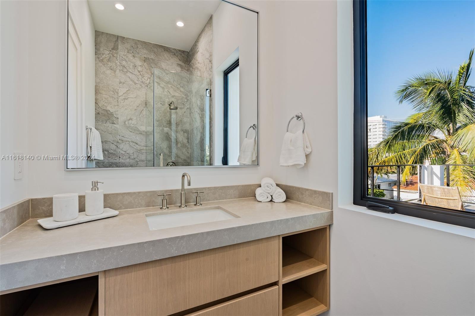 ALTOS DEL MAR NO 4 - Residential