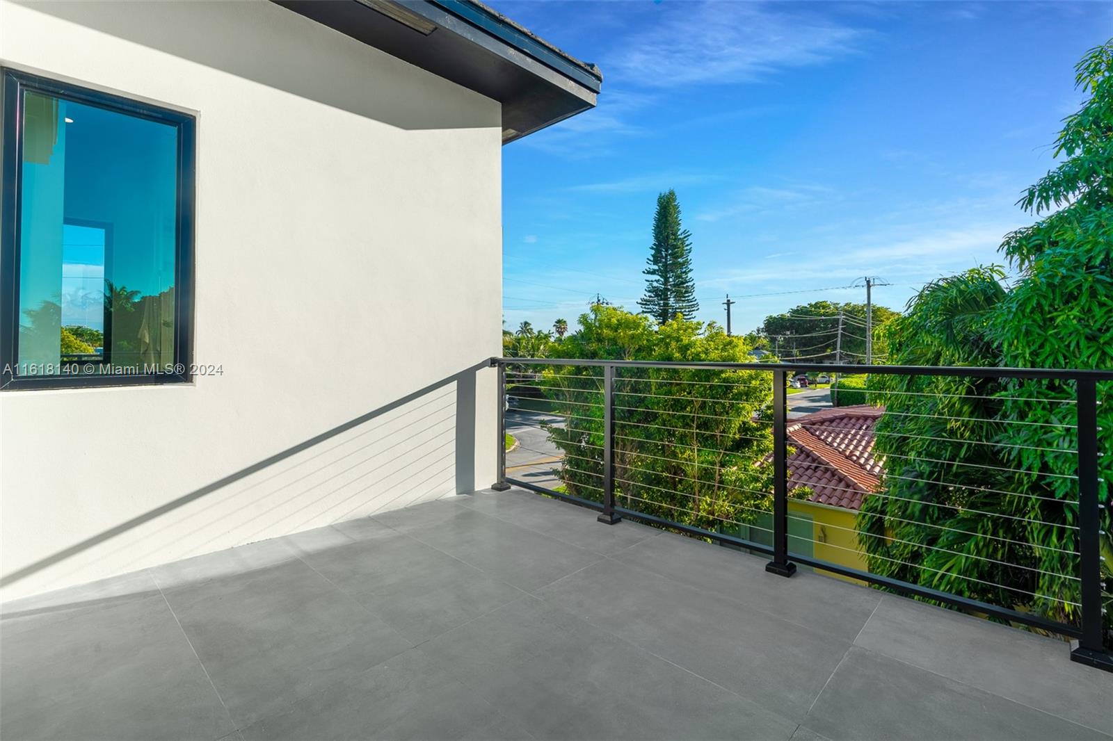 ALTOS DEL MAR NO 4 - Residential