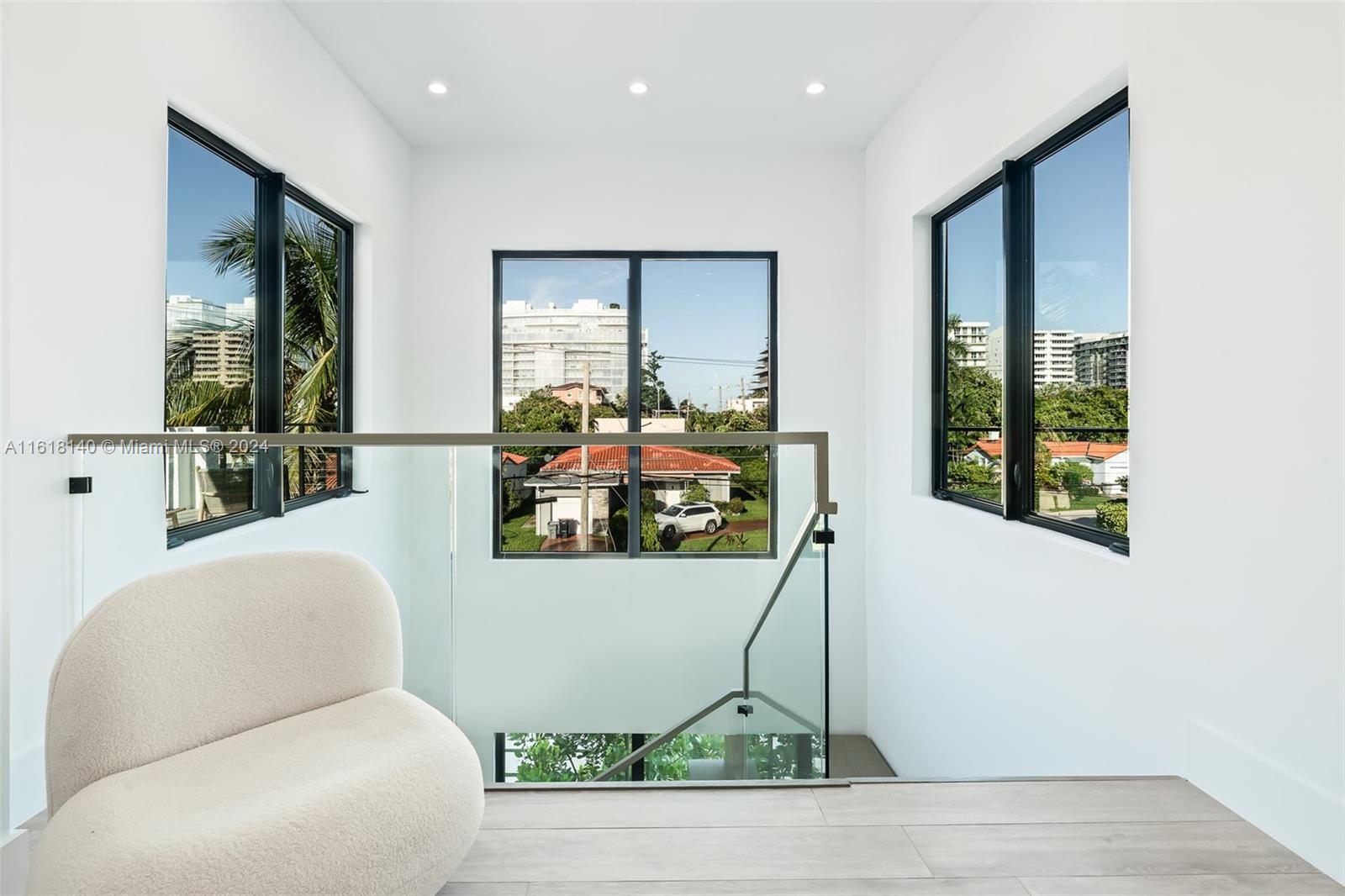 ALTOS DEL MAR NO 4 - Residential