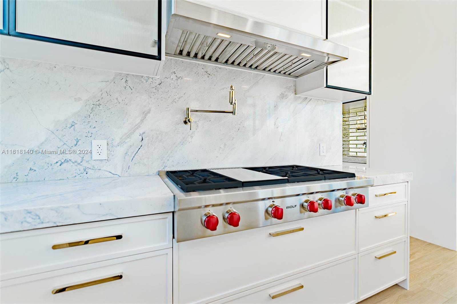 ALTOS DEL MAR NO 4 - Residential