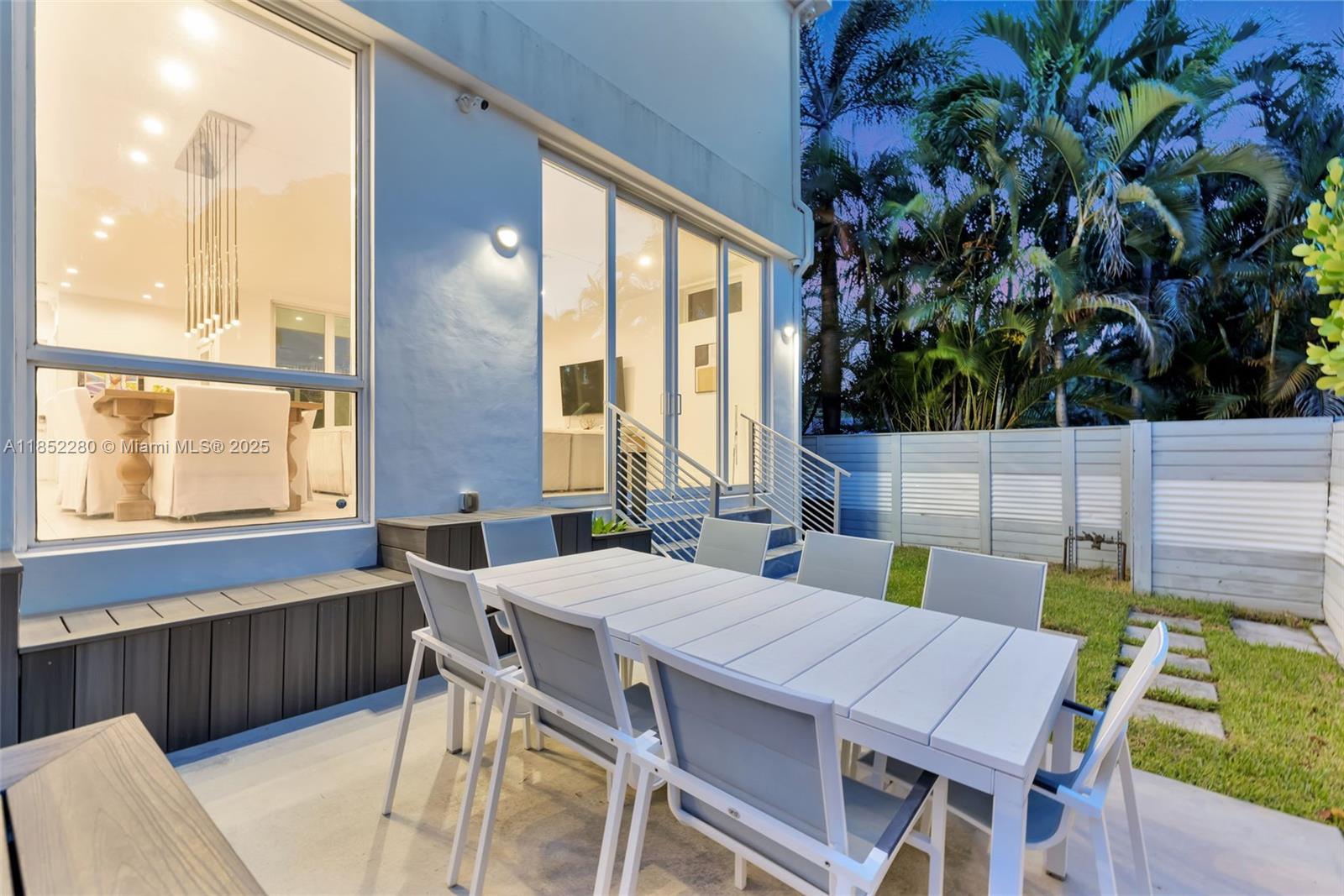 HOLLYWOOD LAKES SECTION - Residential