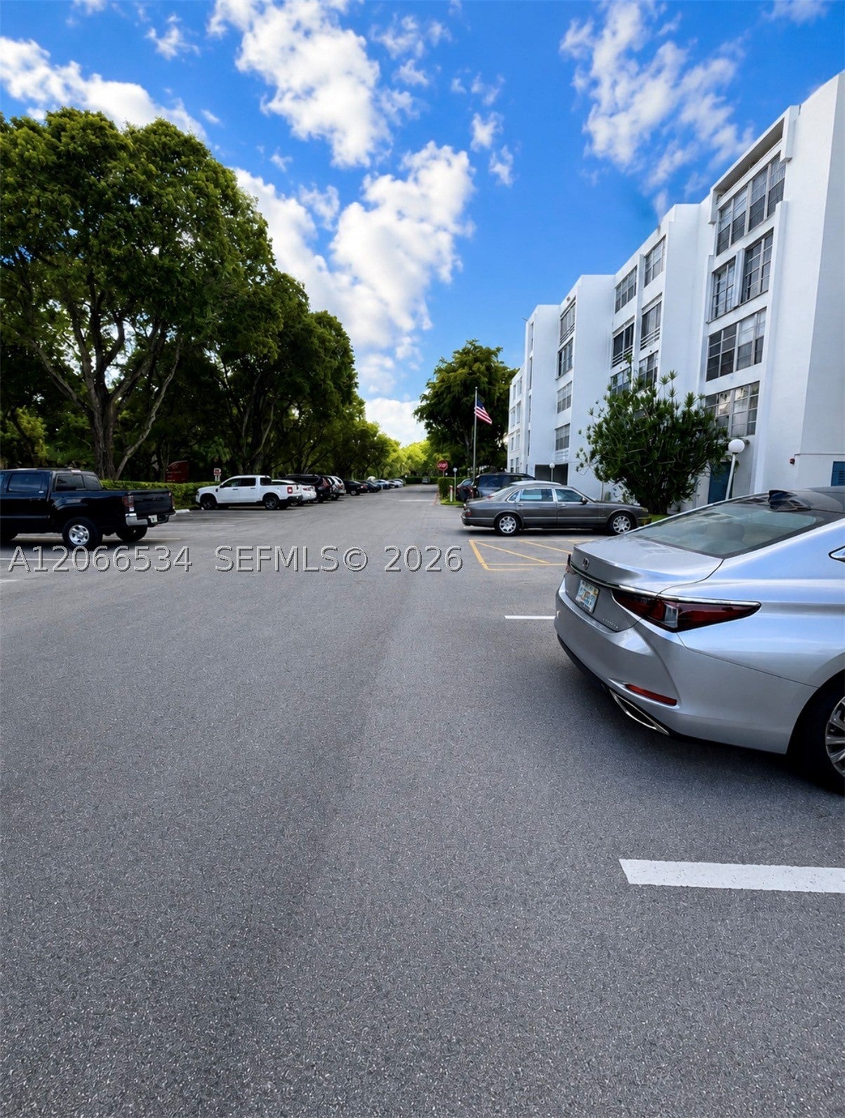 6901 Cypress Rd B17