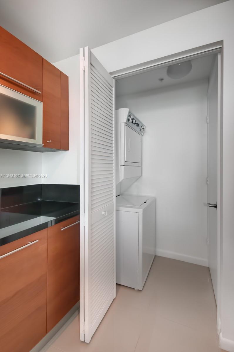 VIZCAYNE SOUTH CONDO - Residential