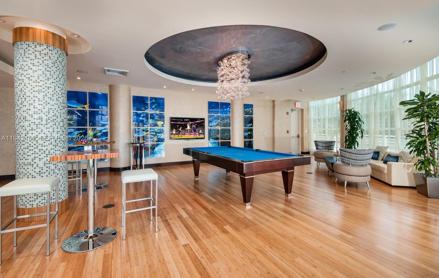 VIZCAYNE SOUTH CONDO - Residential